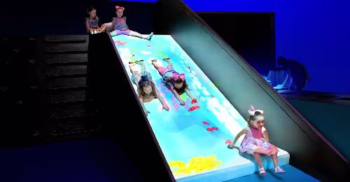 Bebeleche: An interactive museum with an infinity room, slides, trampolines and educational climbing walls.